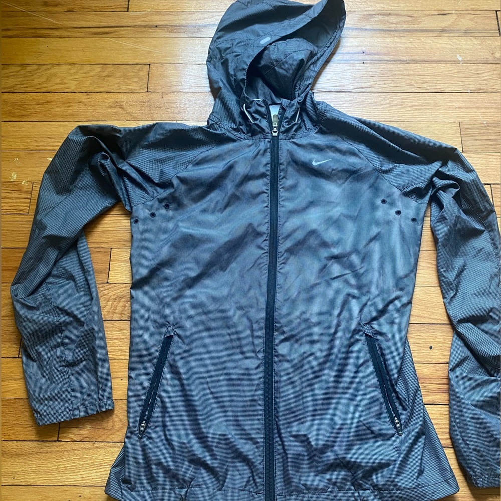 NIKE WOMENS Shield Flash Hooded Running reflective Jacket